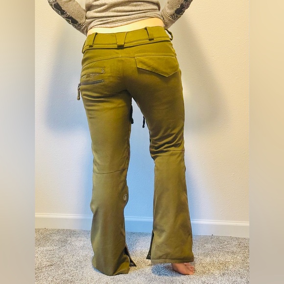 Volcom Species Stretch Snow Pant in Olive - Picture 4 of 5